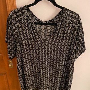 Old Navy XL Black top with white pattern